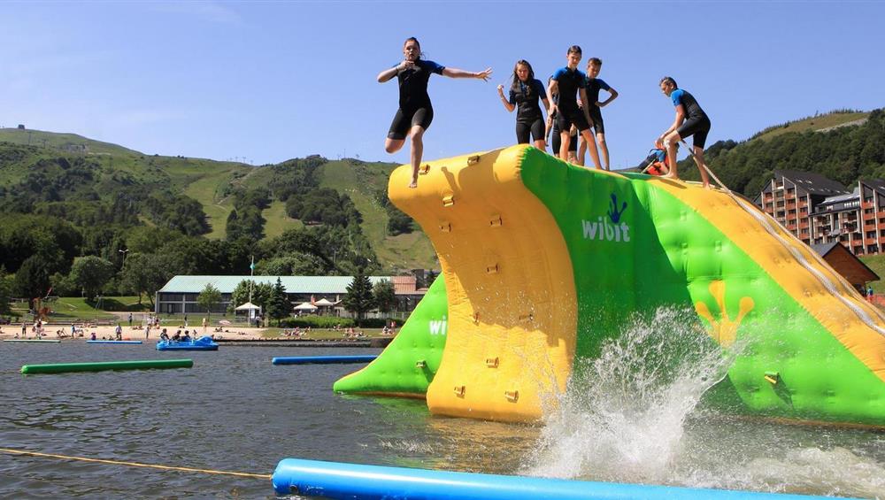 Super Besse - Lac des Hermines - Jeux Aquatiques - Plaisir & Détente