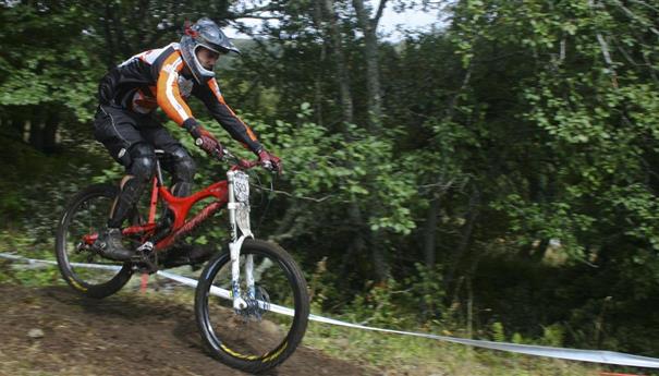 Super Besse : Descente en VTT sur les Pistes - Sensations Fortes Garanties !