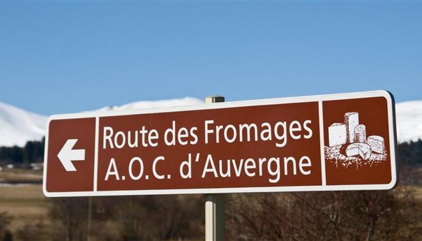 Route des Fromages AOP d'Auvergne : Un Voyage Gourmand à Travers les Saveurs d'Exception