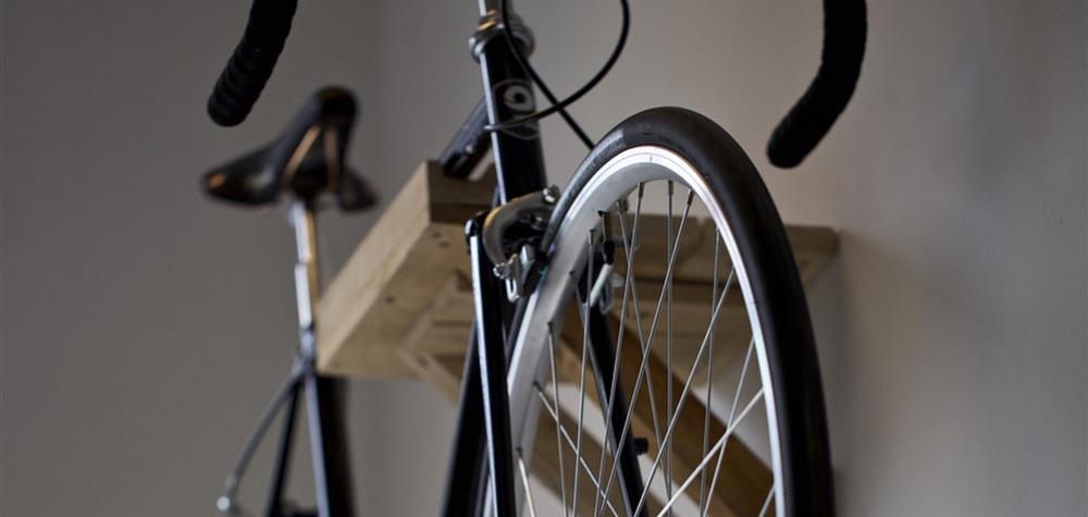 Chalet Ma Cambuse Super Besse - Rangement Facile : Votre Local à Vélos 