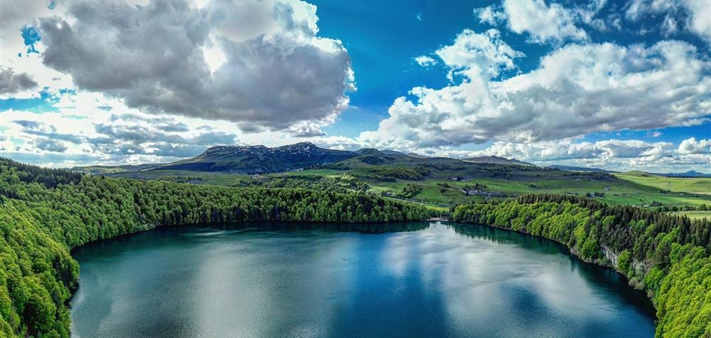 Lac Pavin : Vue Aérienne Spectaculaire