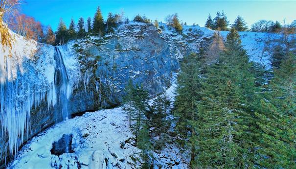 Mont Dore : Grande Cascade - Spectacle Naturel