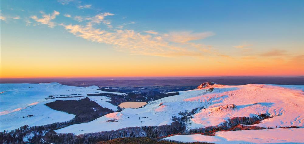 Puy de la Tâche : Coucher de Soleil Magique - Lac de Guéry & Plateau de l'Aiguiller