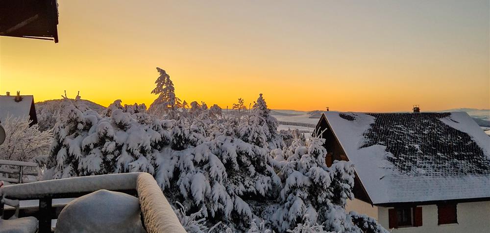Lever de Soleil Magique - Chalet Ma Cambuse Super Besse
