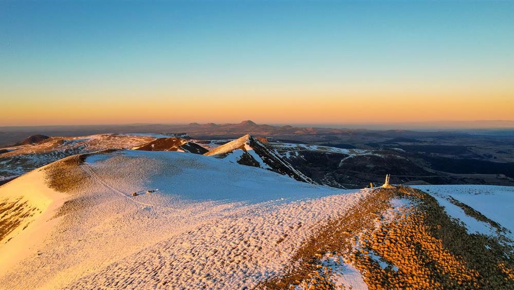 Puy de l'Angle : Vue Exceptionnelle sur le Majestueux Puy de Dôme