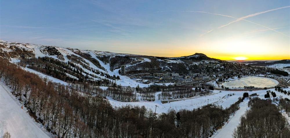 Super Besse : Sérénité Matinale, Station de Ski Endormie