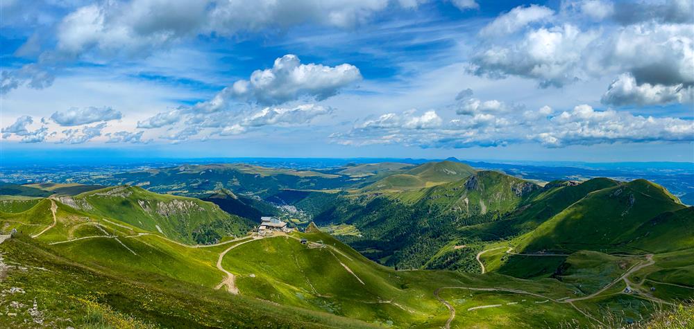 Vallée de la Dordogne et Sancy : Un Duo de Paysages Magiques