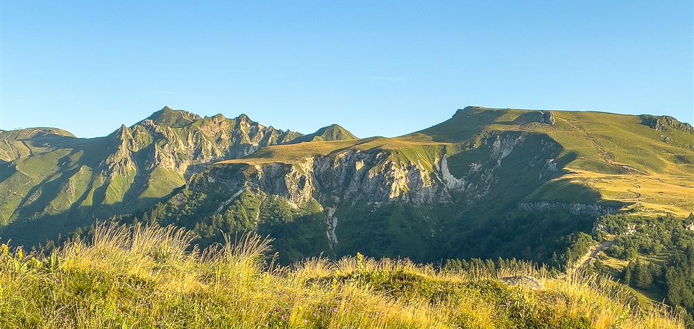 Massif Central - Chemin des Crêtes du Sancy : Du Capucin au Puy de Sancy - Randonnée Panoramique Exceptionnelle