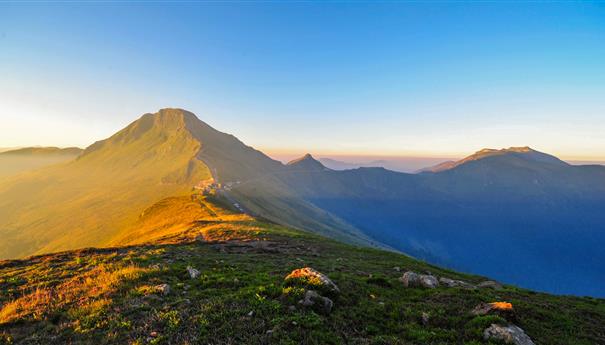 Puy Mary : Volcan Majestueux du Cantal