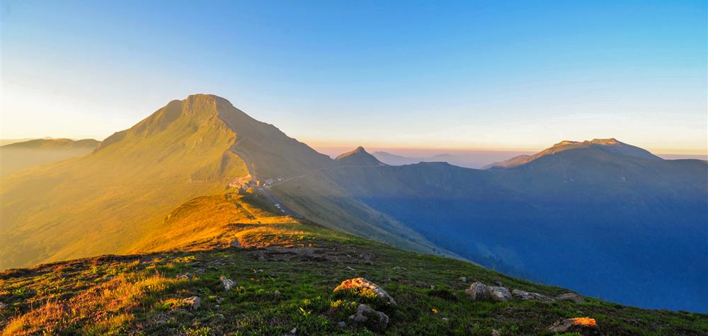 Puy Mary : Volcan Majestueux du Cantal