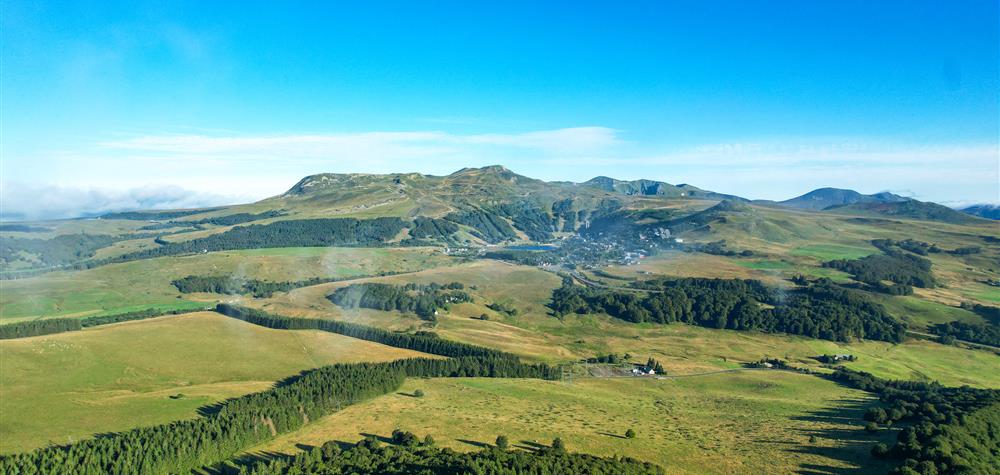 Puy de Montchal : Panorama Exceptionnel - Du Puy de Paillaret au Puy de Chambourguet