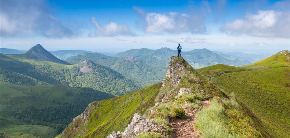 Monts du Cantal : Escapade Grandiose entre Vallées et Volcans