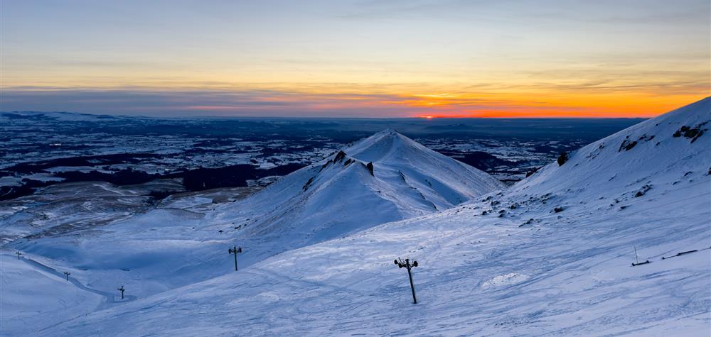 Coucher de soleil flamboyant sur le Puy Gros.
